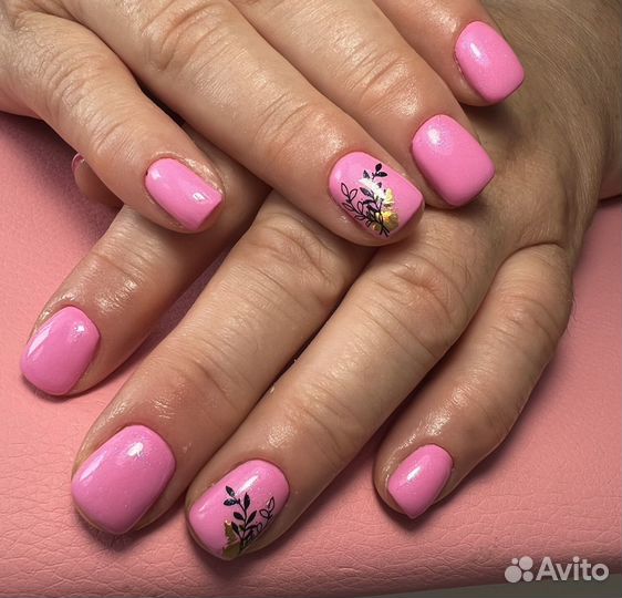 Модель на маникюр