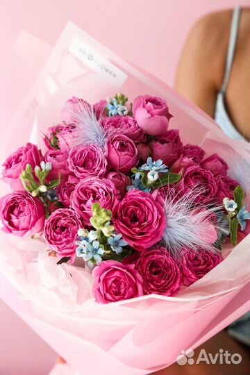 Букет с пионовидными розами и оксипеталумом