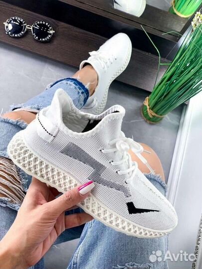 Кроссовки лёгкие 35-36-39