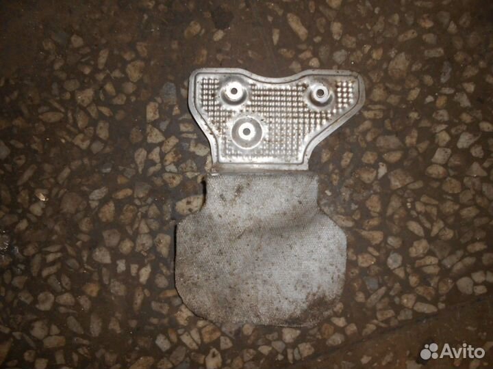 Защита подушки двигателя правая (Audi A6)