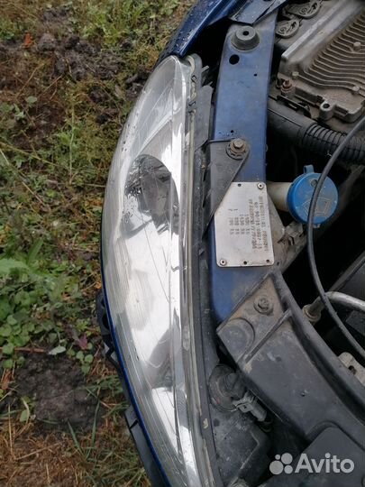Фара peugeot 206