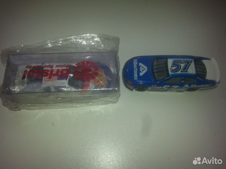 Коллекц. автомобили Racing Champions 1:64 Nascar