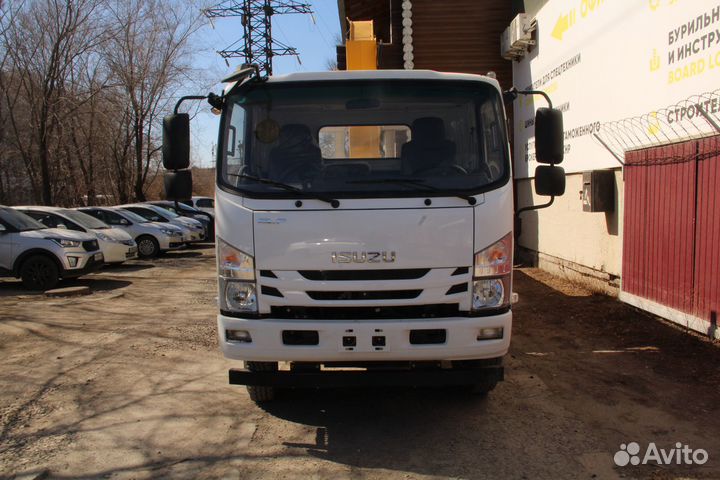 Бортовой грузовик Isuzu Elf с КМУ XCMG, 2024