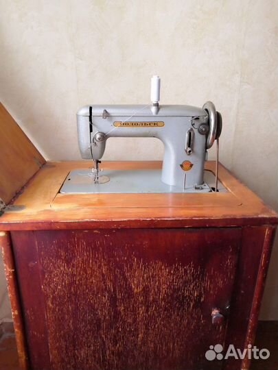 Швейная машина
