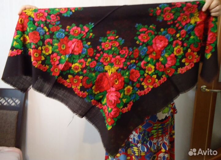 Платки Павлопосадские новые, шерсть