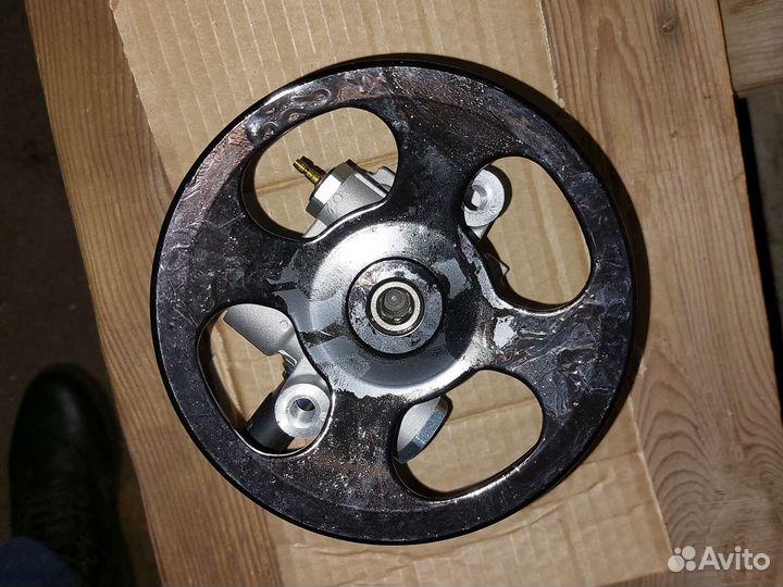 Митсубиси Лансер 9 Насос гура MN184075