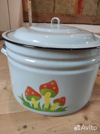 Кастрюля эмалированная СССР 20 л