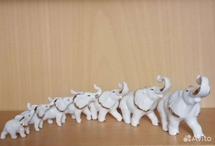 Фарфоровые статуэтки 7 слоников