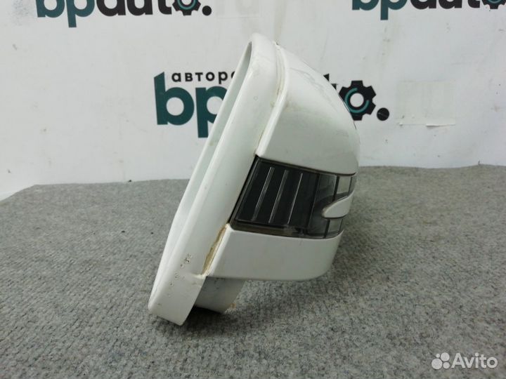 Крышка зеркала правая Mercedes-Benz