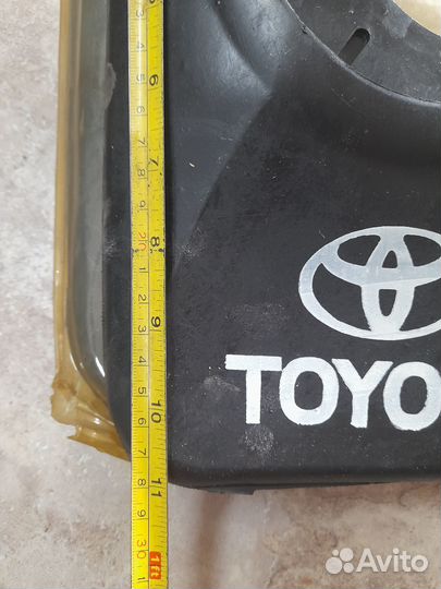 Брызговики универсальные Toyota и чистые