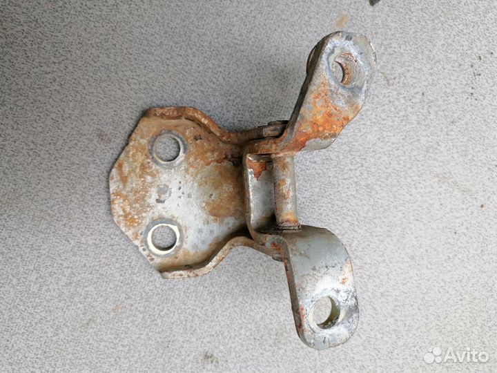 Петля двери для Kia RIO 2000-2005 цена за одну