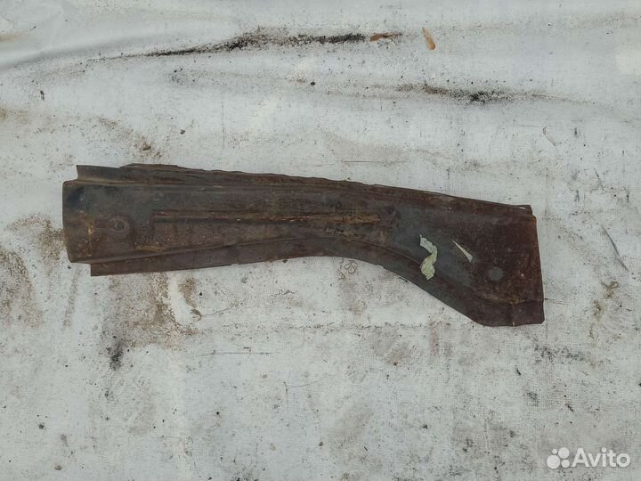 Усилитель брызговика верхний kalina