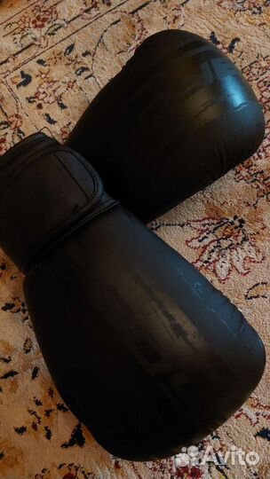 Боксерские перчатки