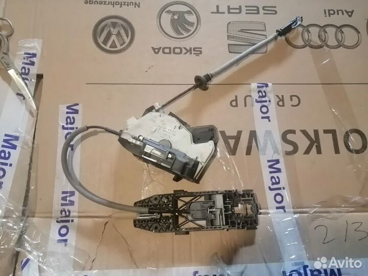 Замок двери задней левой Volkswagen Polo