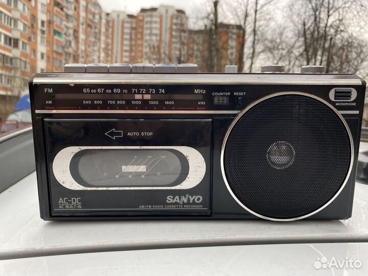 Кассетный магнитофон sanyo