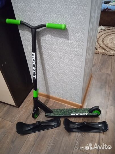 Бу трюковой самокат-снегокат