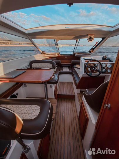 Аренда шикарного каютного катера Marino Rocca