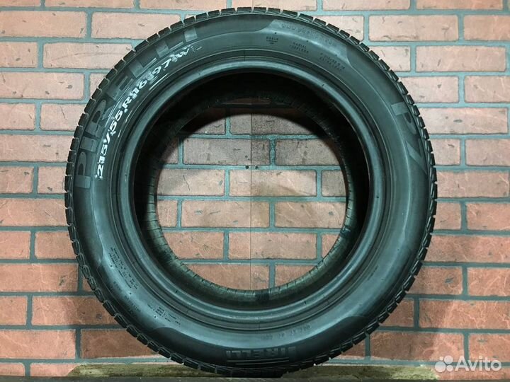 Pirelli Cinturato P7 215/55 R16