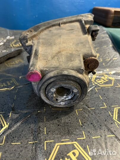 Противотуманка Toyota Altezza