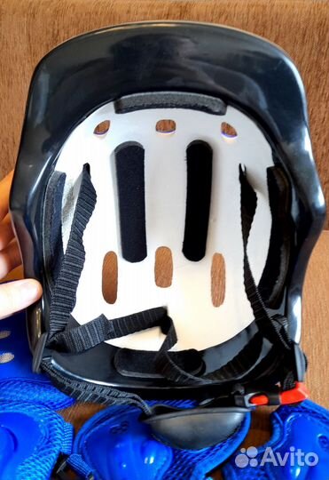 Детский шлем и защита для катания на роликах