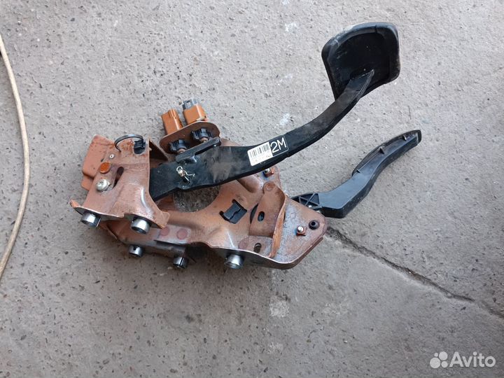 Педальный узел nissan qashqai же 11