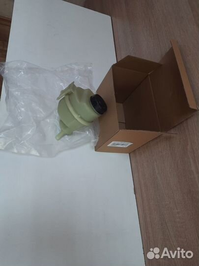 Бачок гура Renault Kaptur