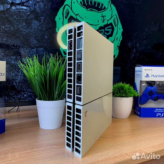 PlayStation 4 White/белая с подпиской