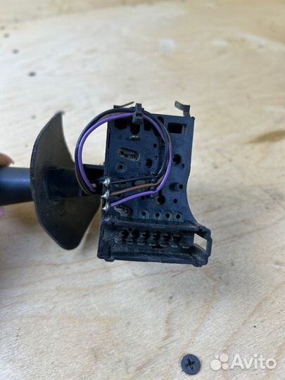 Подрулевой переключатель поворотников Renault Clio