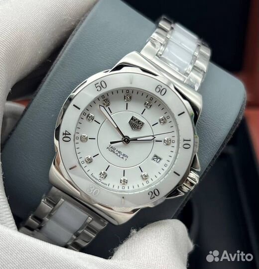 Стильные часы TAG Heuer для леди