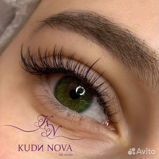 Модель на наращивание ресниц