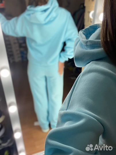 Спортивный костюм женский