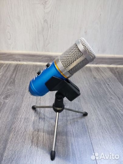 Студийный микрофон для компьютера