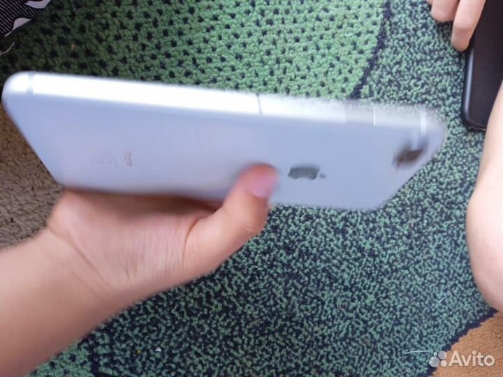 Телефон iPhone 8 plus