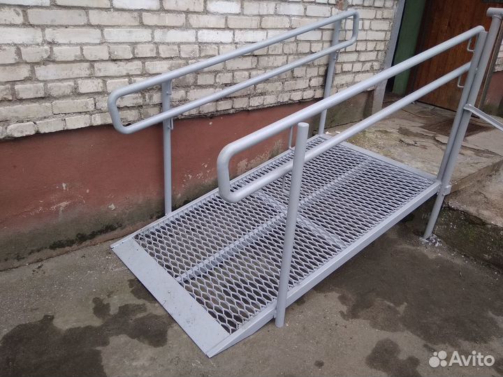 Пандус для инвалидных и детских колясок