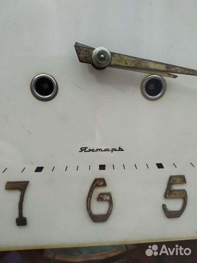 Часы настенные с боем янтарь