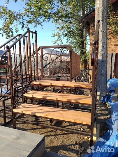 Крыльцо металлическое