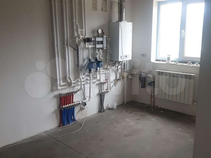 Дом 195 м² на участке 6 га