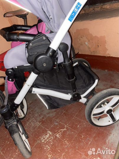 Прогулочная коляска