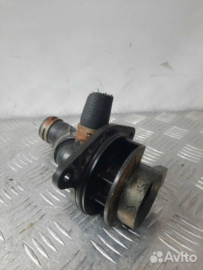 Фланец (тройник) системы охлаждения Citroen C3 1