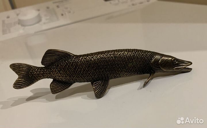 Статуэтка бронзовая Щука