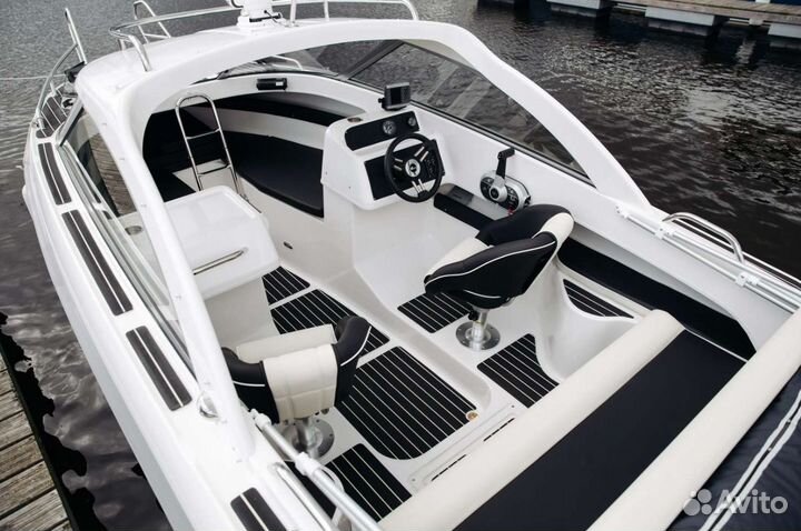 Катер “Phoenix 600HT”