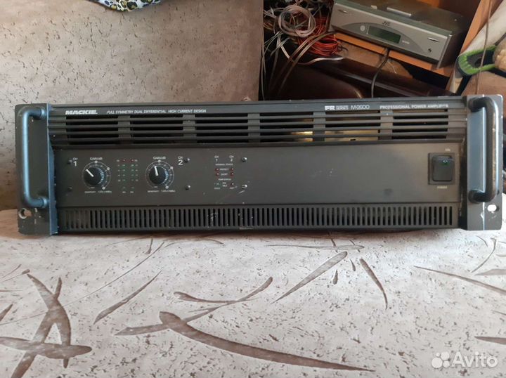 Усилитель мощности Mackie M-2600 USA