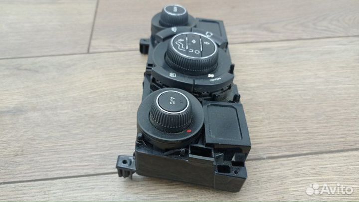 Блок управления климат-контролем Peugeot 308