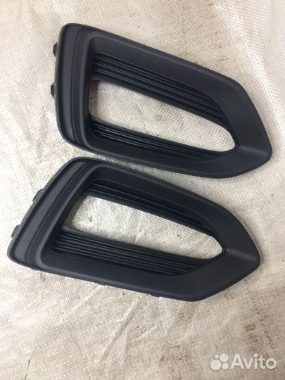 Рамка противотуманной фары Хендай Солярис с 2017