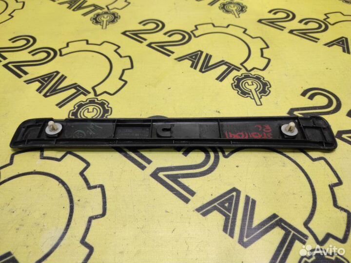 Накладка на порог внешняя задняя левая Toyota