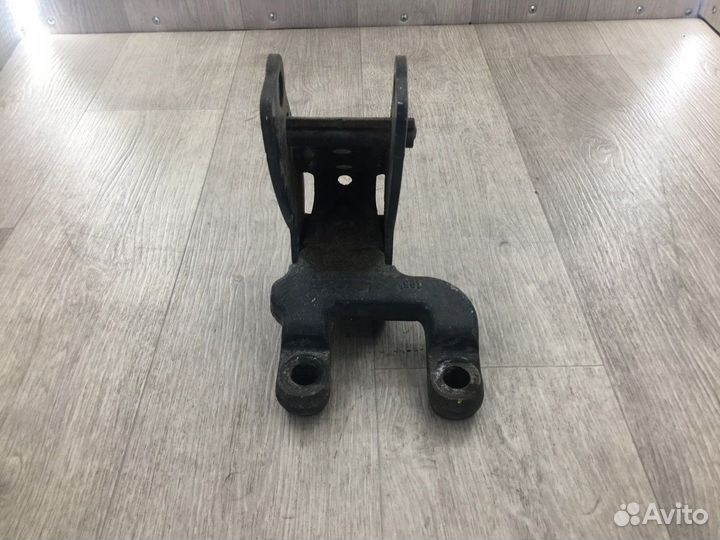 Кронштейн крепления торсиона левый Daf Xf106 2018