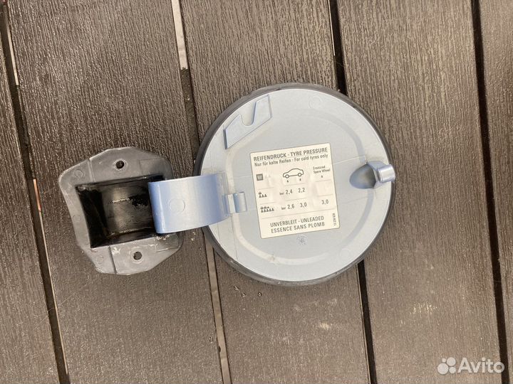 Лючок бензобака opel meriva a