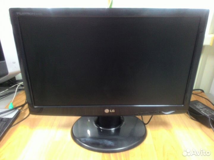 Монитор LG W1943C широкоформатный 19