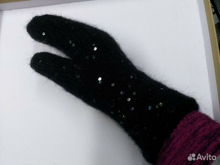 Варежки вязаные женские