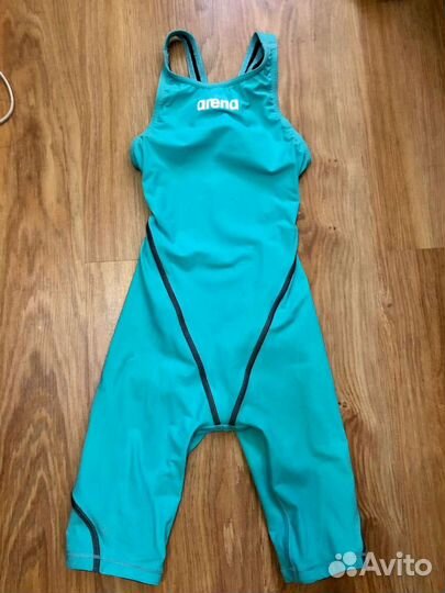 Гидрокостюм для плавания